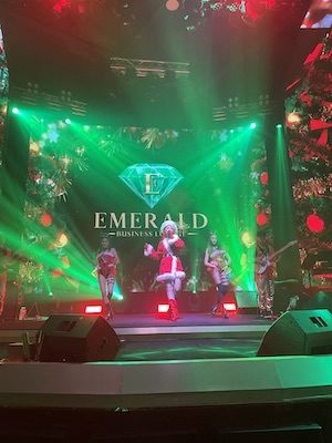 タイ バンコクで最新のコヨーテクラブ エメラルド ってどんなの システムや他と