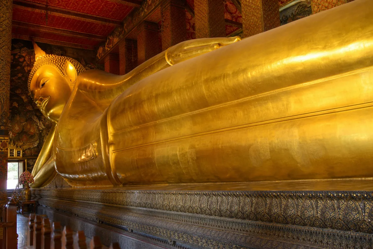 バンコク ワット・ポーの横たわる涅槃仏・足の裏の108の吉祥文様